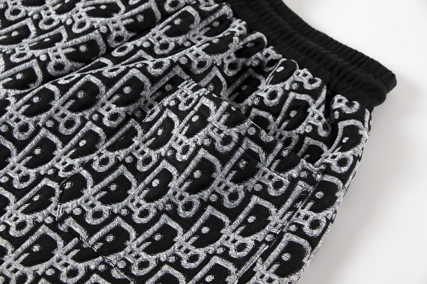 Jacquard knit shorts