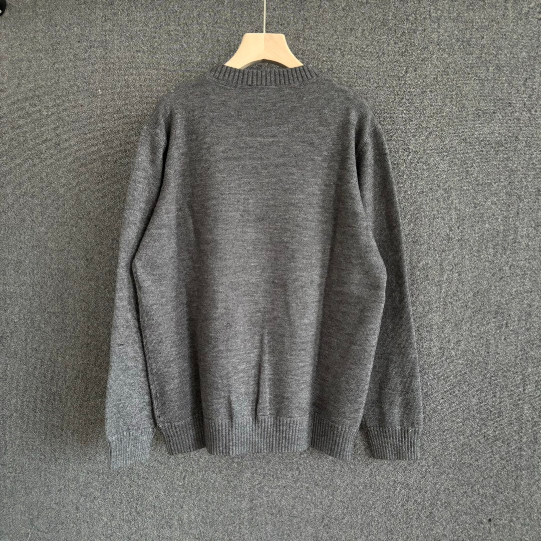 Gemütlicher Strickpullover mit langen Ärmeln