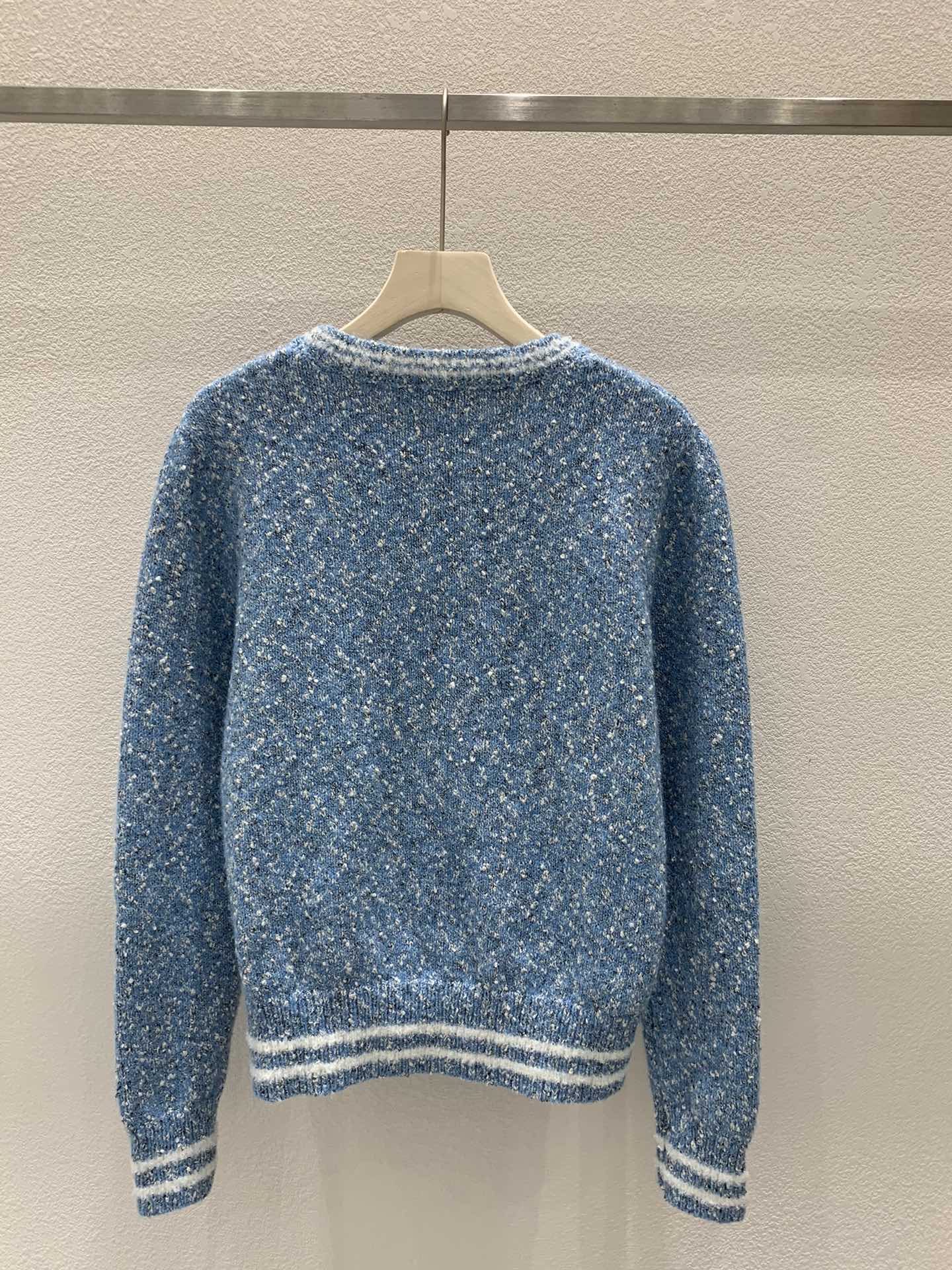 Gewebter Strickpullover mit Rundhalsausschnitt