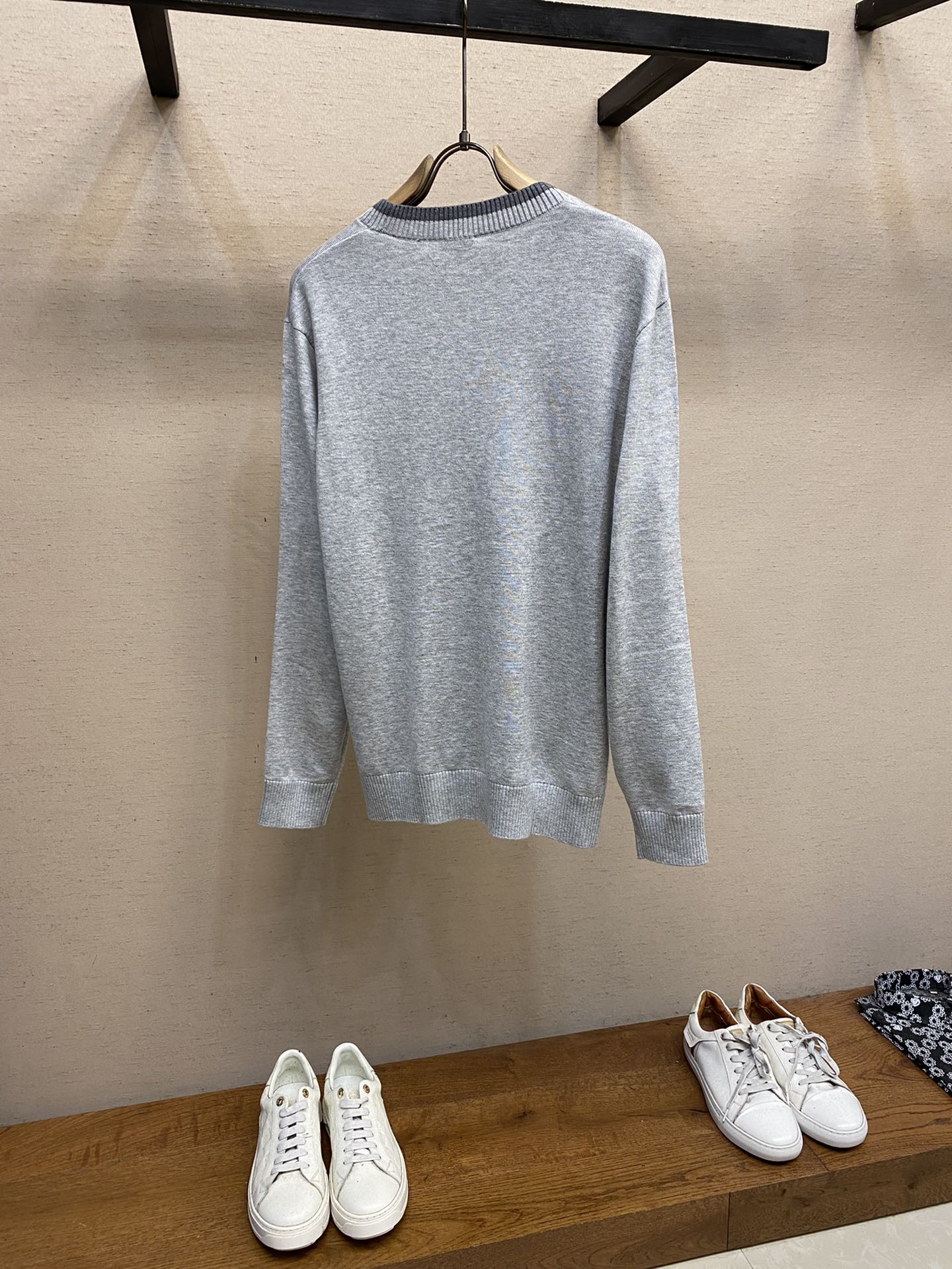 Basic knitted sweater