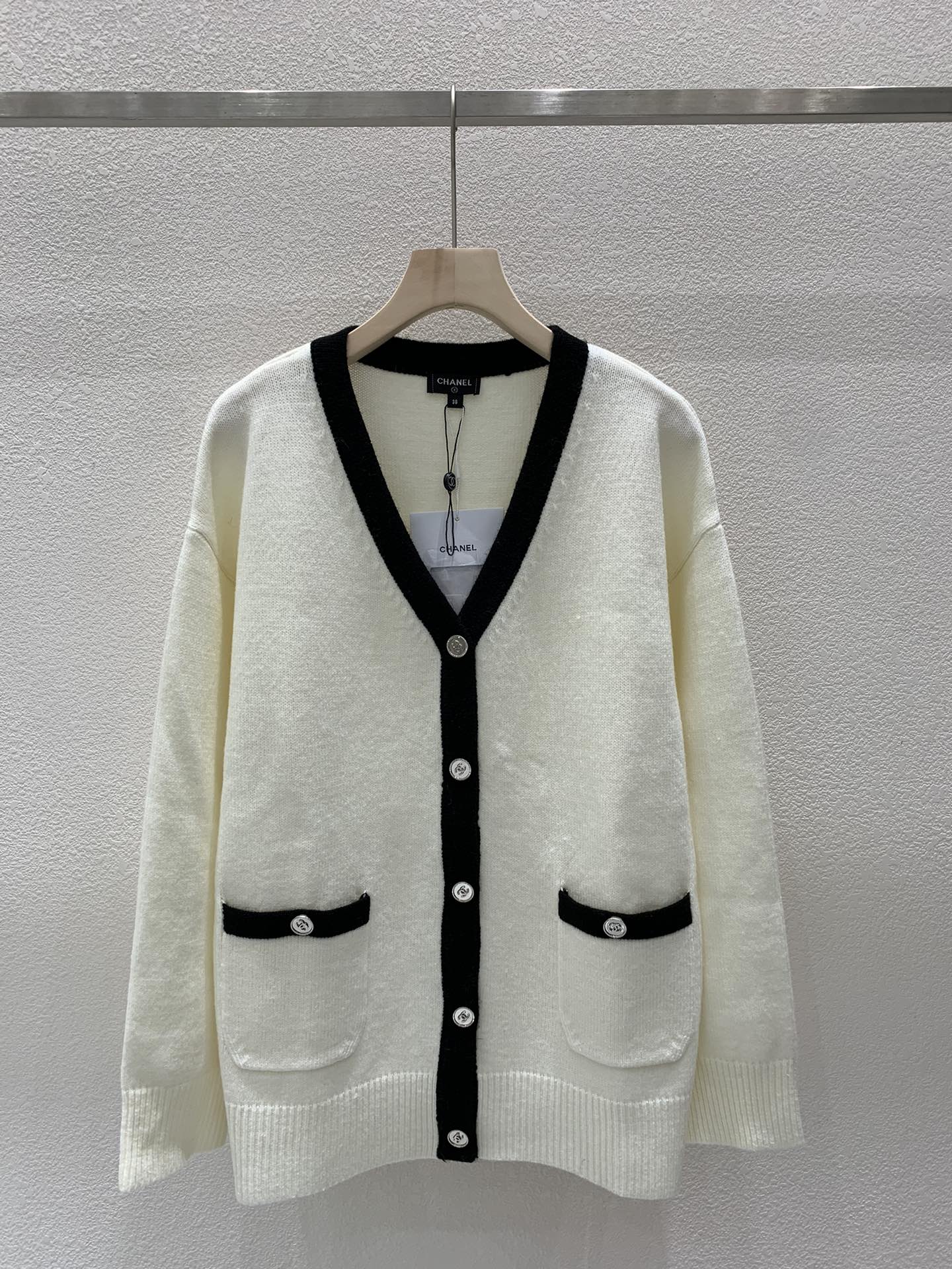 New Early Spring Knitted V-Neck Cardigan