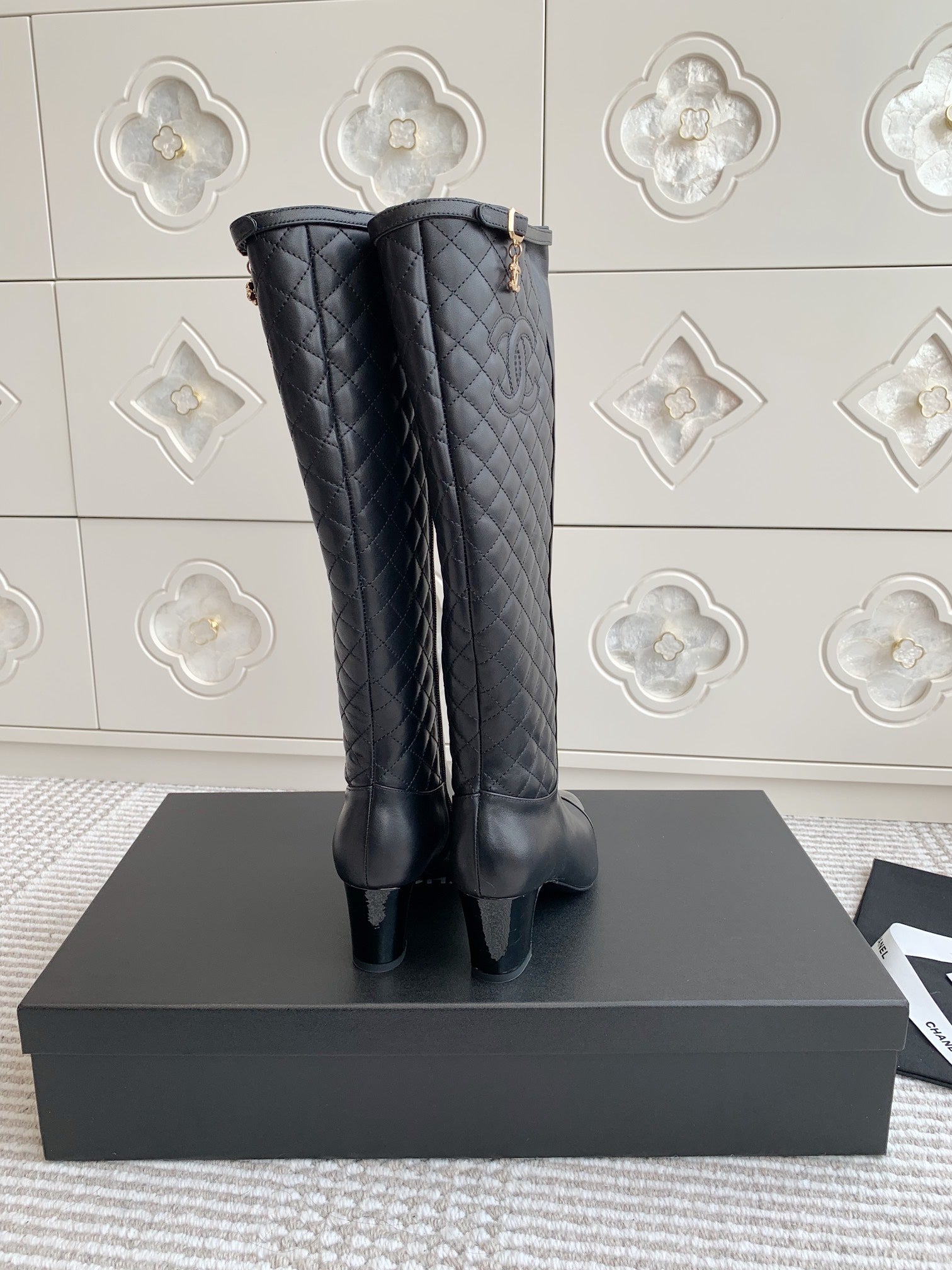 Electric embroidery diamond pointed toe thick heel long boots