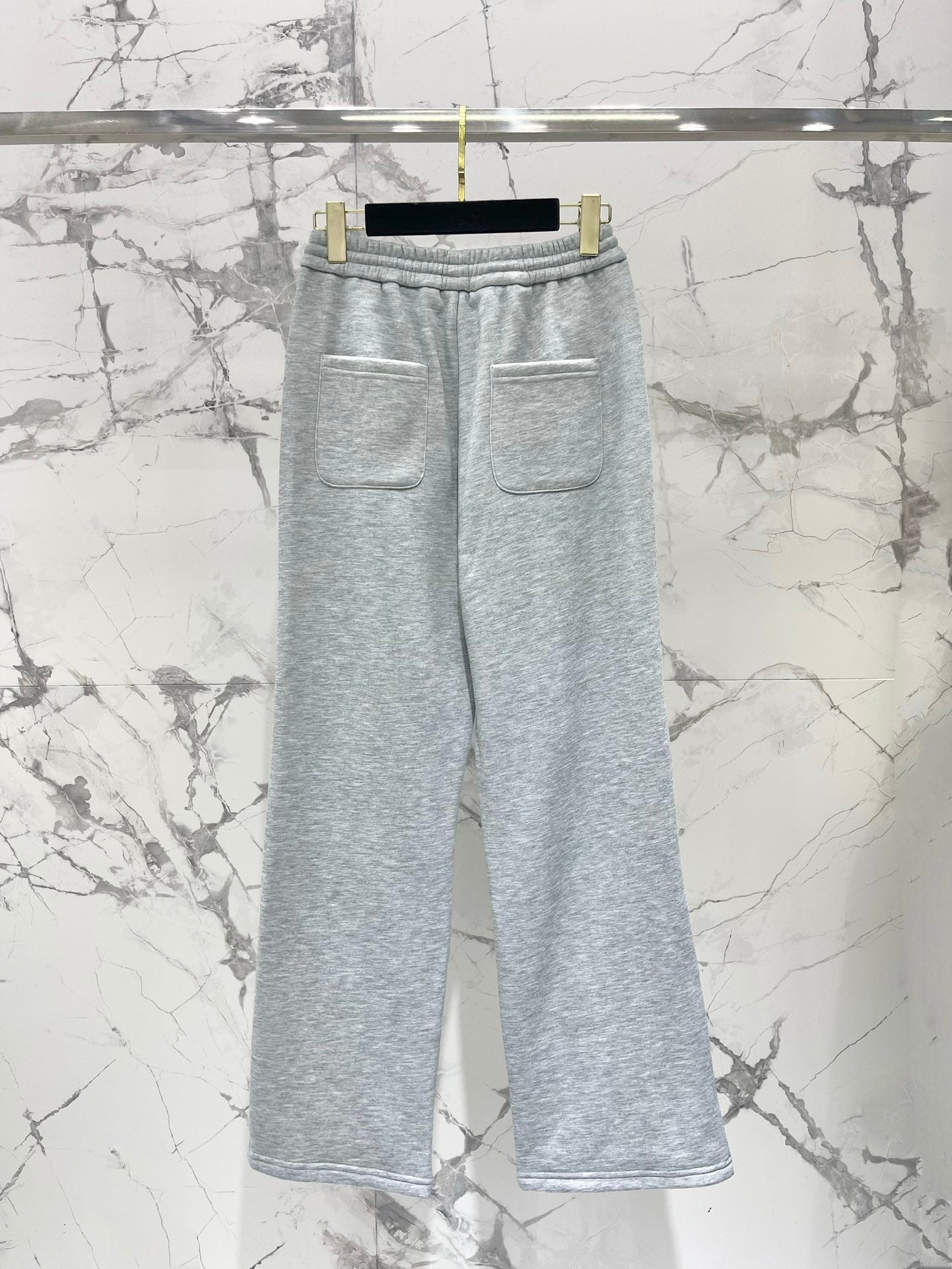 Tight waist straight-leg plush sweatpants