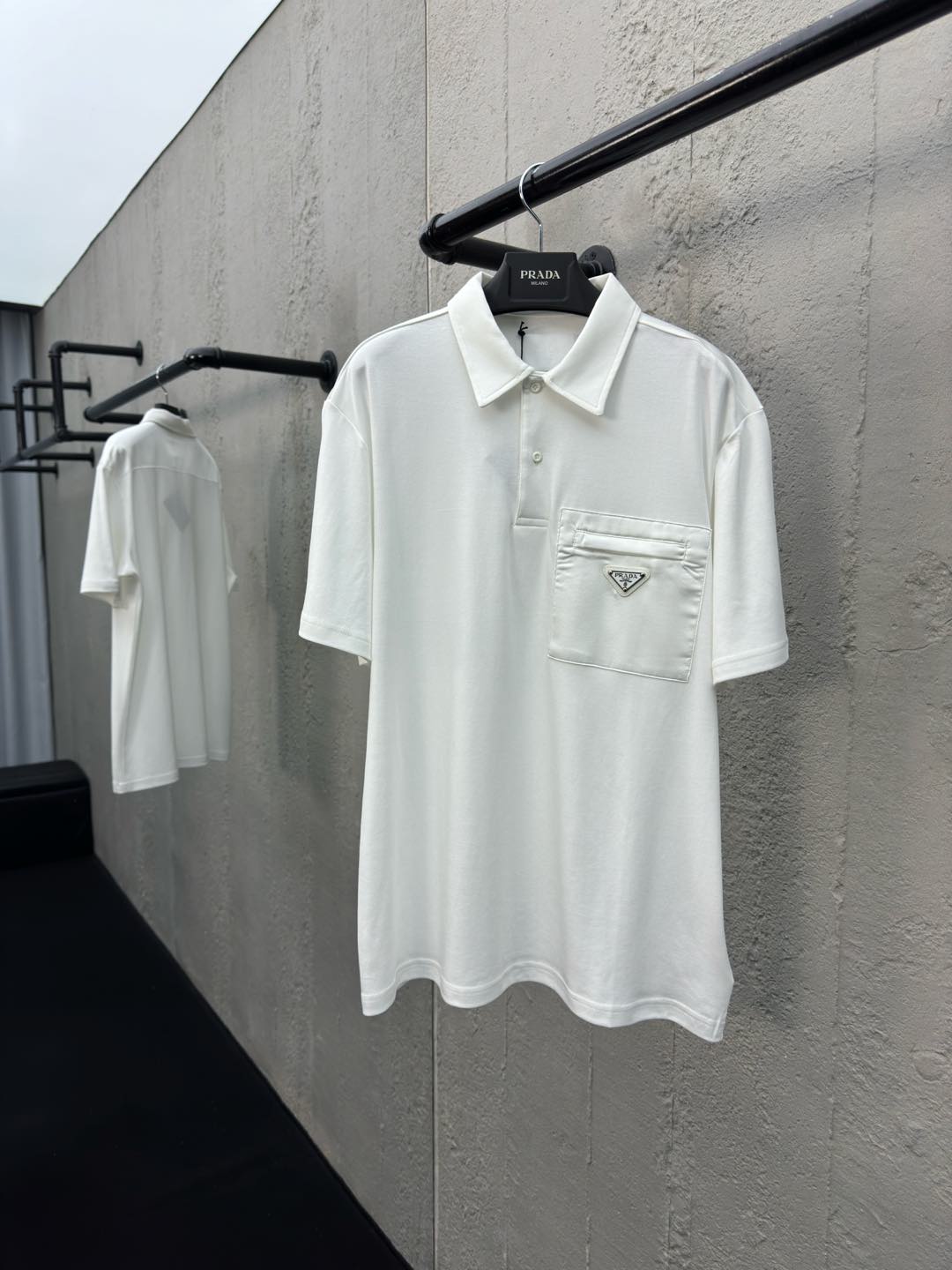 Zipper pocket POLO shirt