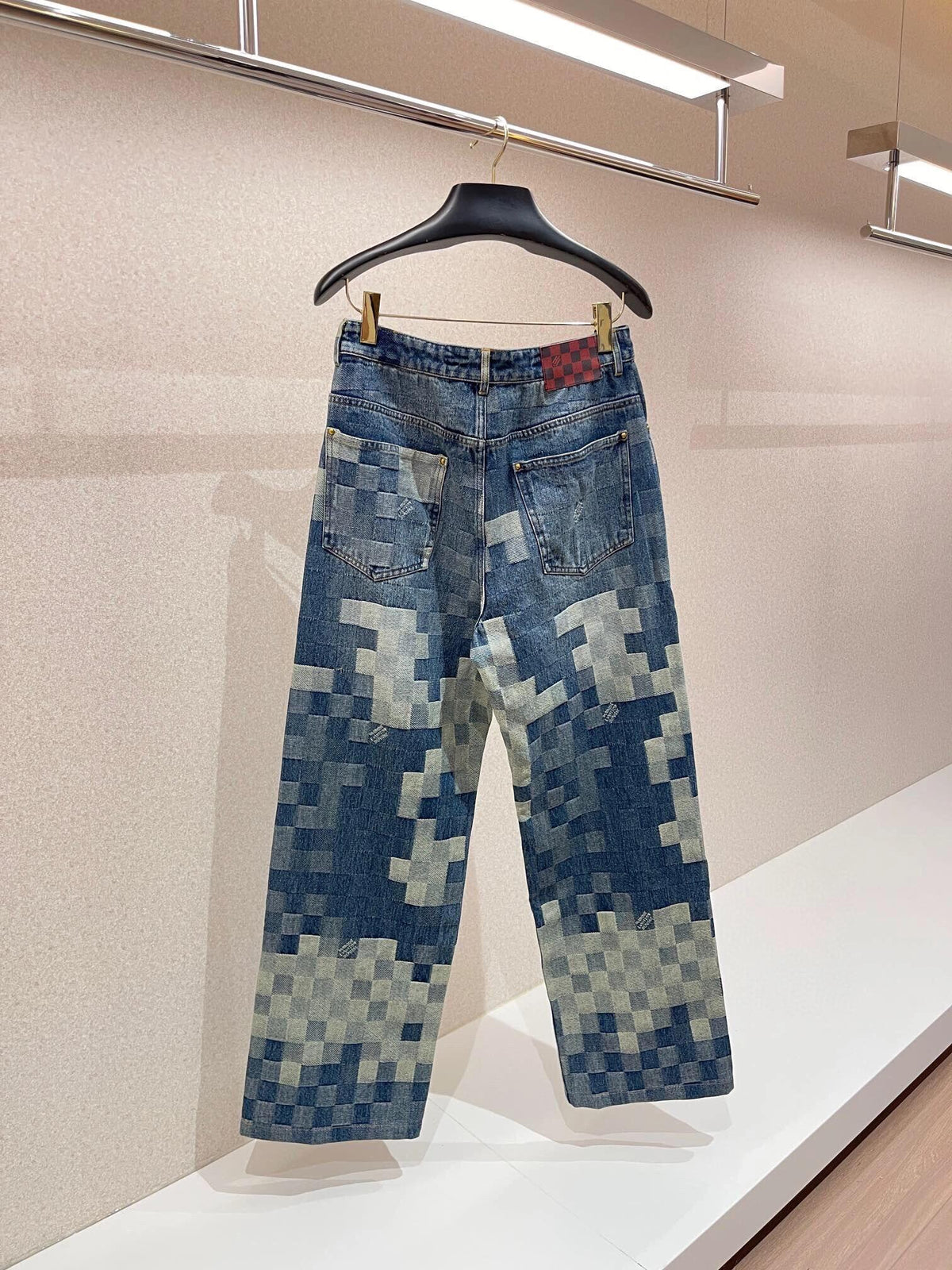 Neue Jeans mit Mosaikmuster