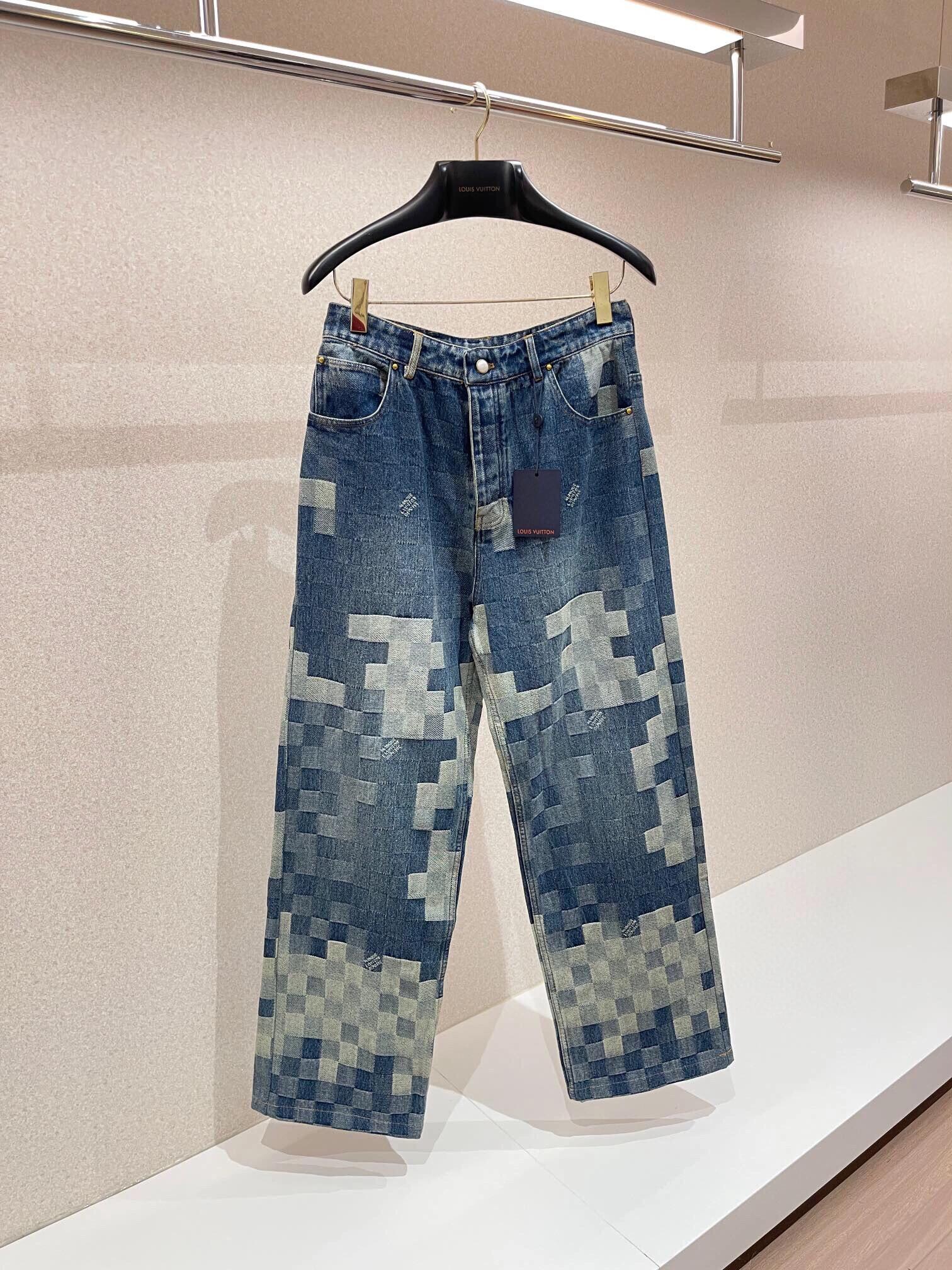 Neue Jeans mit Mosaikmuster