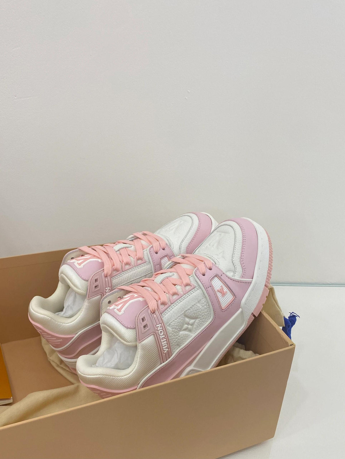 Sakura-pink Sneaker