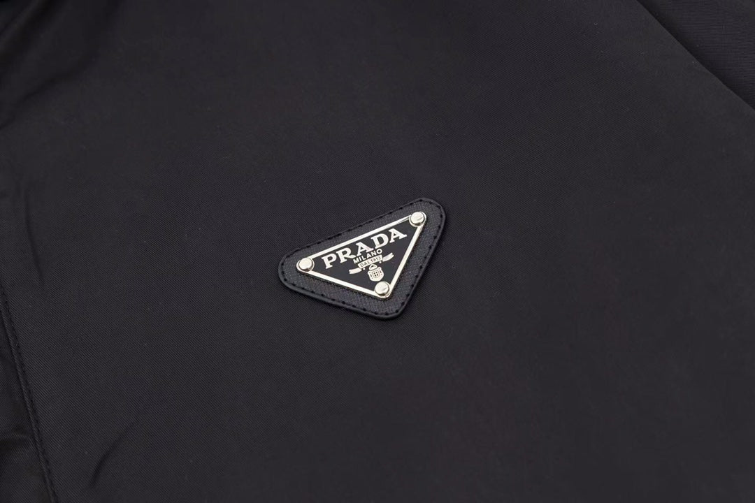 triangle logo lightweight jacket