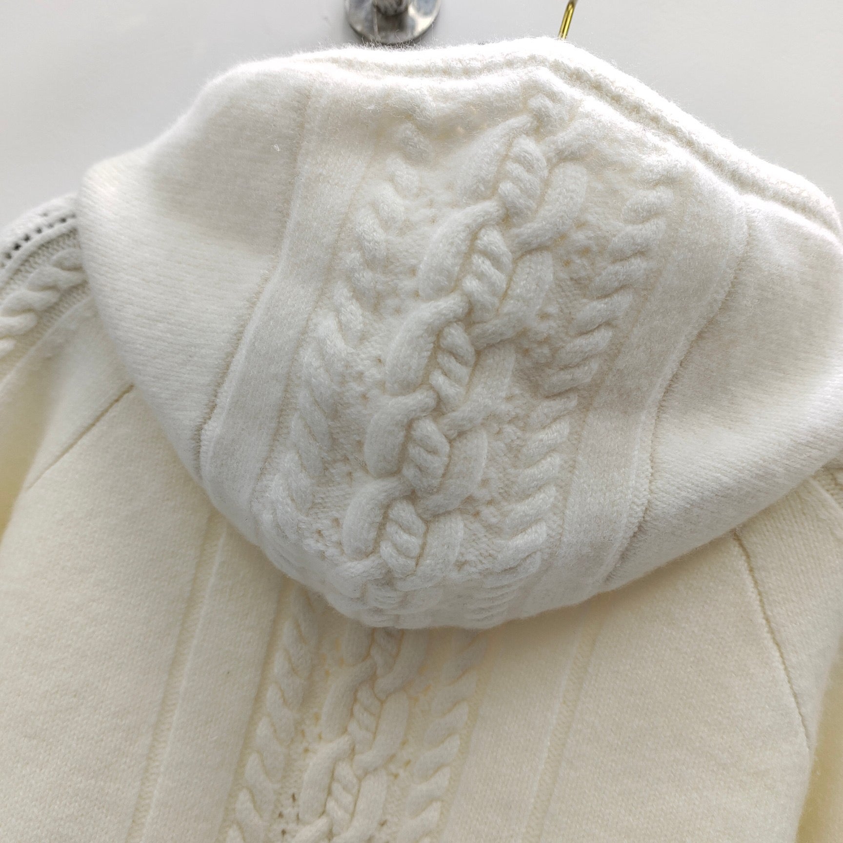 Three-dimensional jacquard ball pendant hooded knitted top