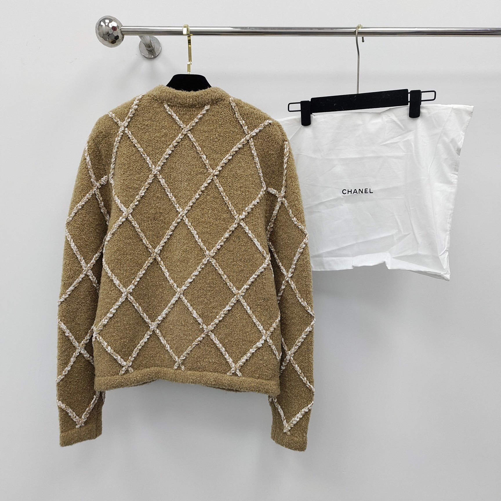 Crew neck knitted jacket