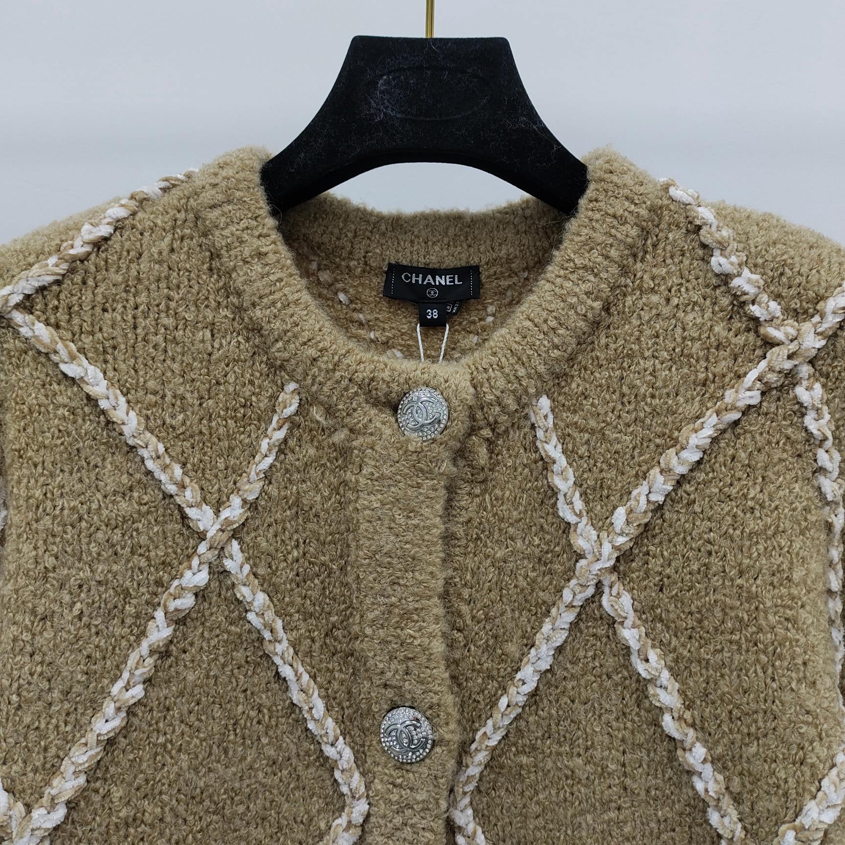 Crew neck knitted jacket