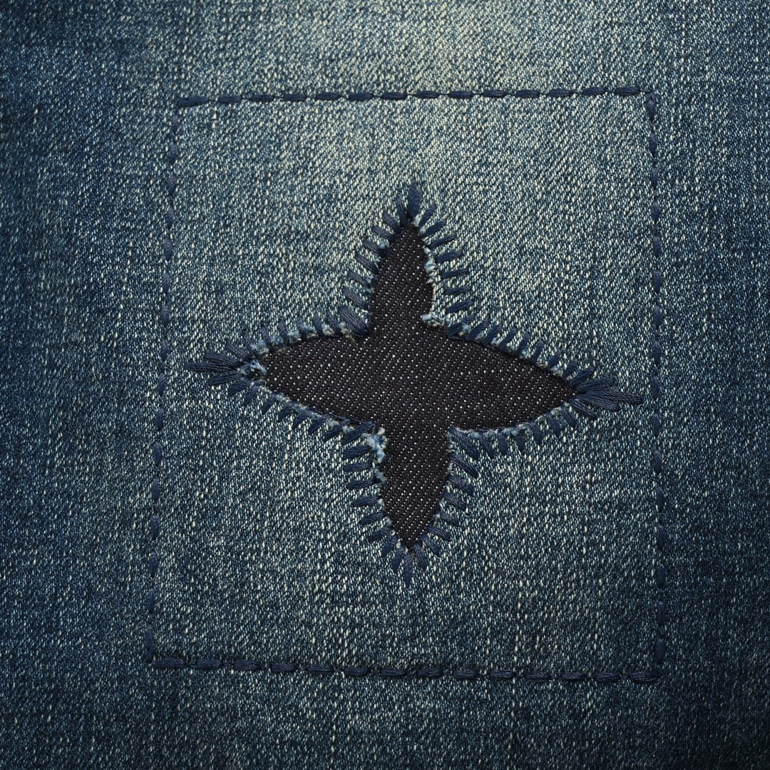 Jeans with embroidery patches