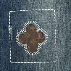 Jeans with embroidery patches