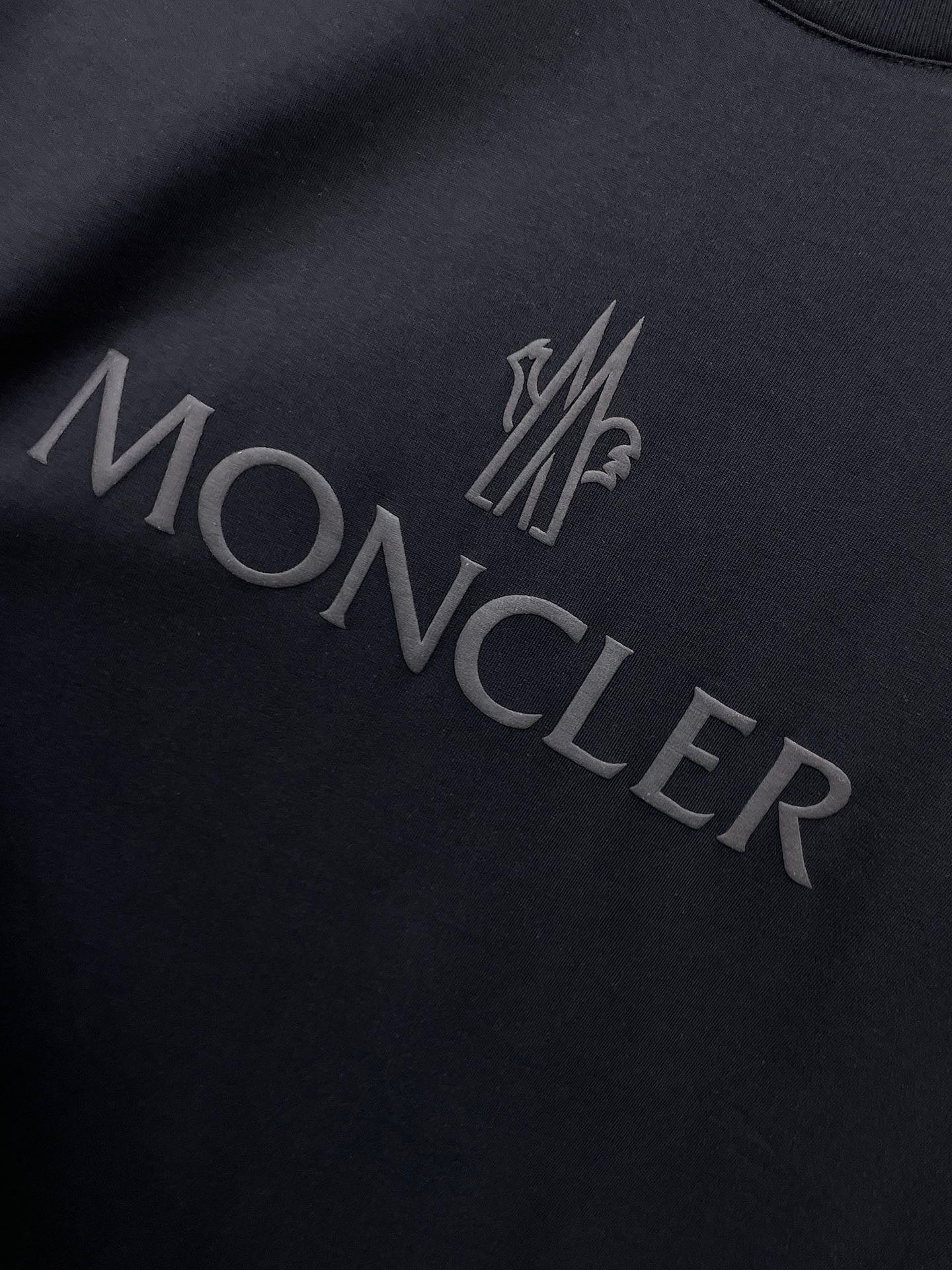 T-shirt MONC