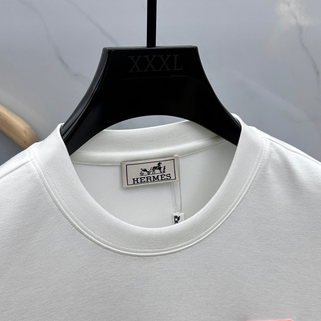 chest logo t-shirt