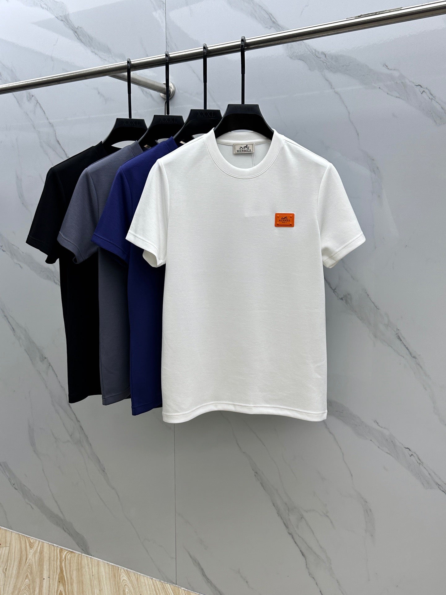 chest logo t-shirt