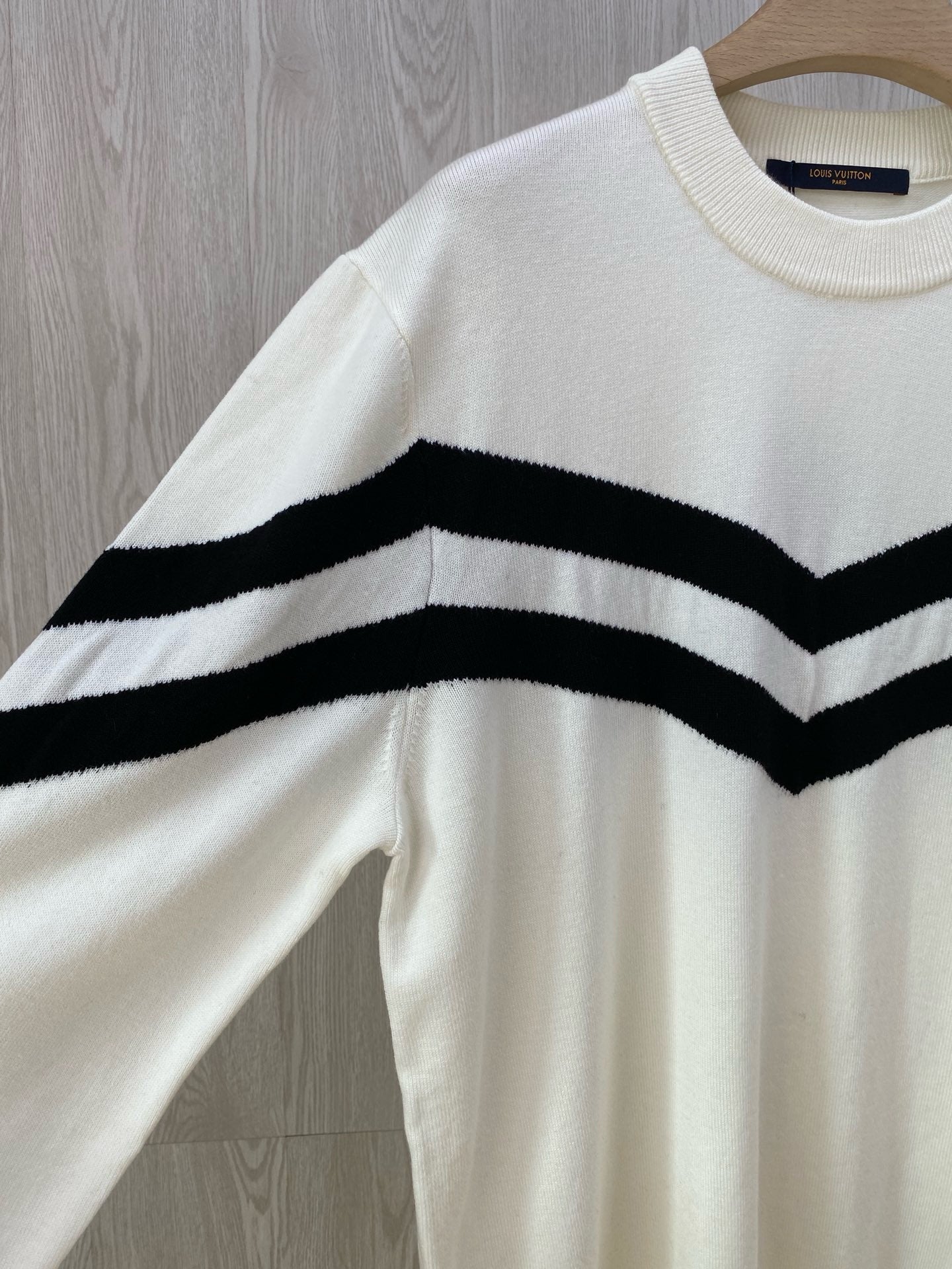 v double stripe applique logo couple white knitted jumper